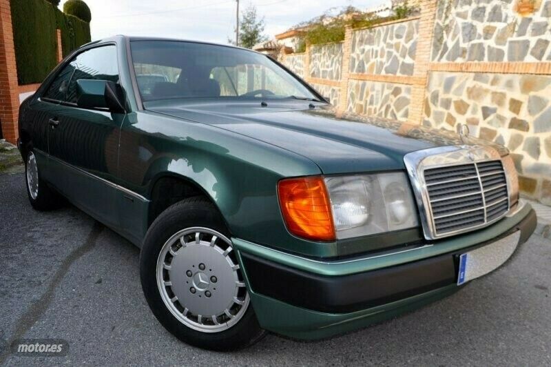Usado Mercedes E220 Elegance 150 CV (110 kW) 1994 Verde Coupe