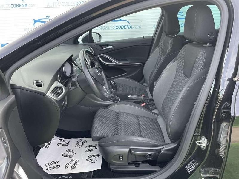 Usado Opel Astra GS Line 122 CV (89 kW) 2020 Negro Familiar