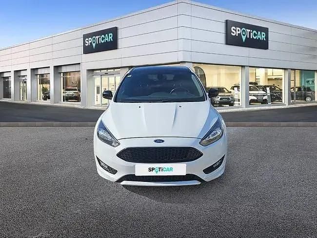 Begagnad Ford Focus ST-Line 182 HK (133 kW) 2018 Vit Sedan