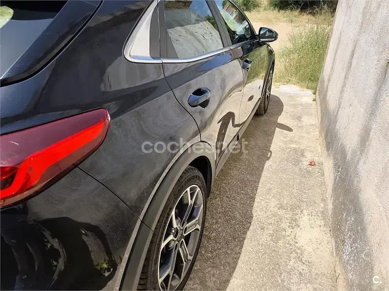 Usado Kia XCeed 136 CV (100 kW) 2020 Negro SUV