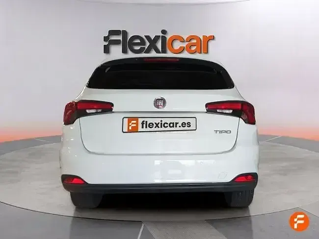 Usado Fiat Tipo Easy 95 CV (69 kW) 2018 Blanco Familiar