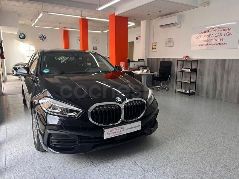 Usado BMW 118 Comfort Edition 136 CV (100 kW) 2022 Negro Utilitario