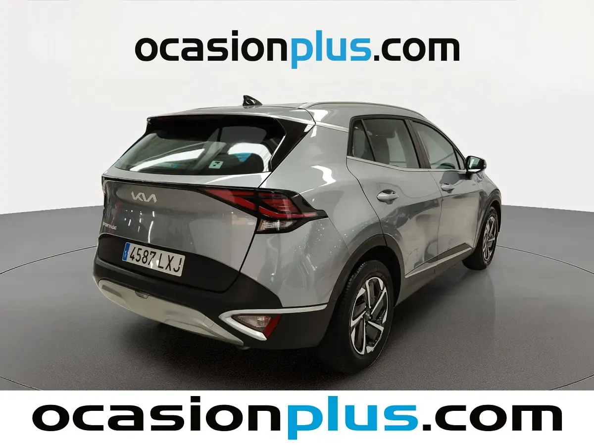 Usado Kia Sportage 150 CV (110 kW) 2022 Gris plata SUV