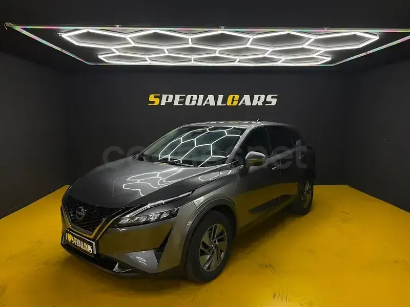 Usado Nissan Qashqai Acenta 140 CV (102 kW) 2023 Gris / plata SUV