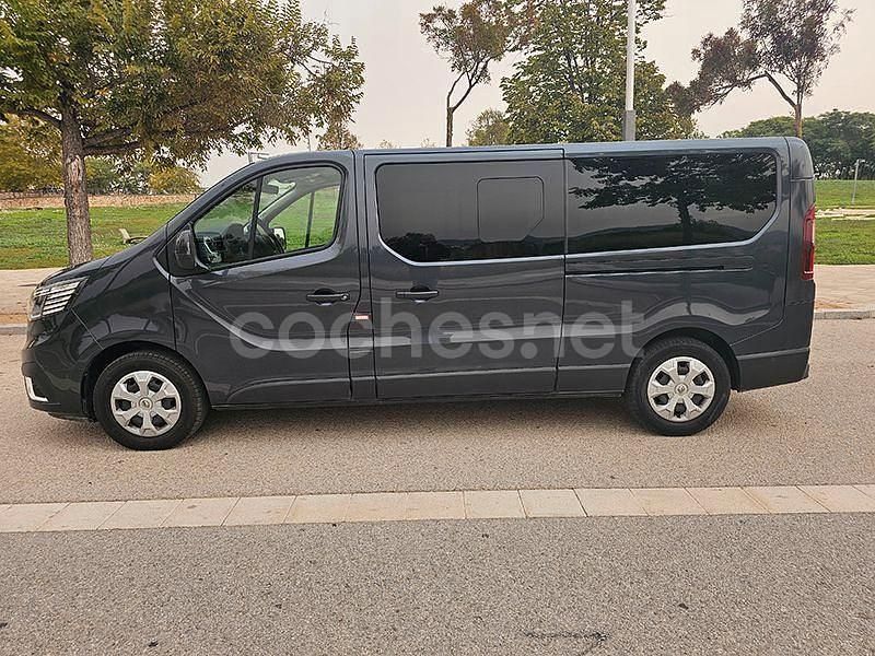 Usado Renault Trafic Equilibre 150 CV (110 kW) 2023 Gris / plata Monovolumen