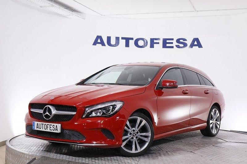 Usado Mercedes CLA200 Urban 136 CV (100 kW) 2018 Rojo Utilitario