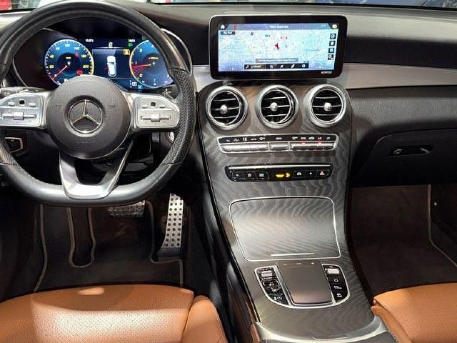 Usado Mercedes GLC220 AMG line 194 CV (142 kW) 2021 Blanco polar