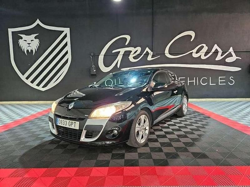 Usado Renault Mégane III Dynamique 111 CV (81 kW) 2009 Negro Coupe