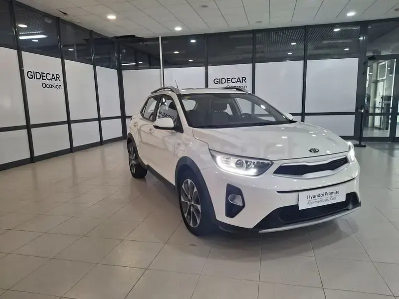 Usado Kia Stonic 100 CV (73 kW) 2020 Blanco SUV