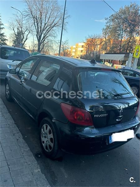 Usado Peugeot 307 110 CV (80 kW) 2005 Negro Berlina