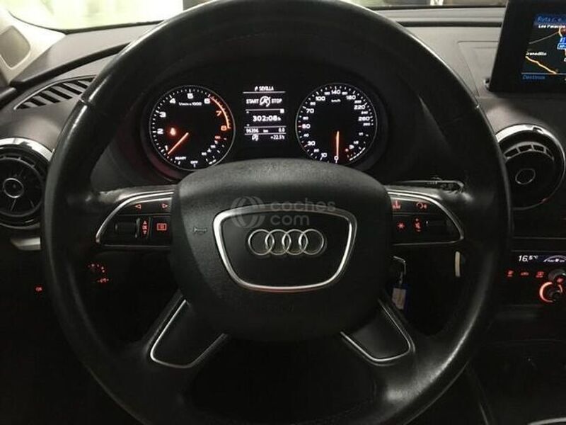 Usado Audi A3 Sportback Attraction 110 CV (80 kW) 2016 Marrón Utilitario