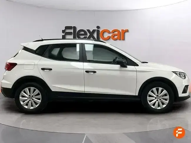 Usado Seat Arona Ecomotive 95 CV (69 kW) 2021 Blanco SUV