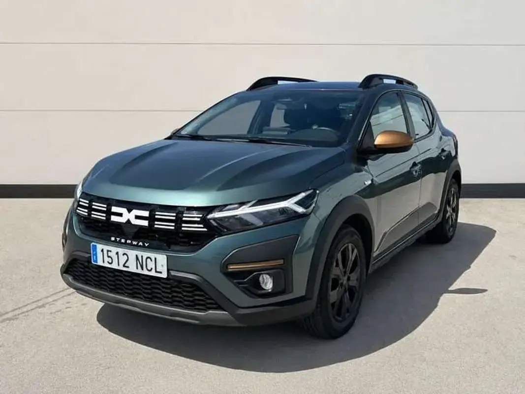 Usado Dacia Sandero Extreme 101 CV (74 kW) 2025 Verde Utilitario
