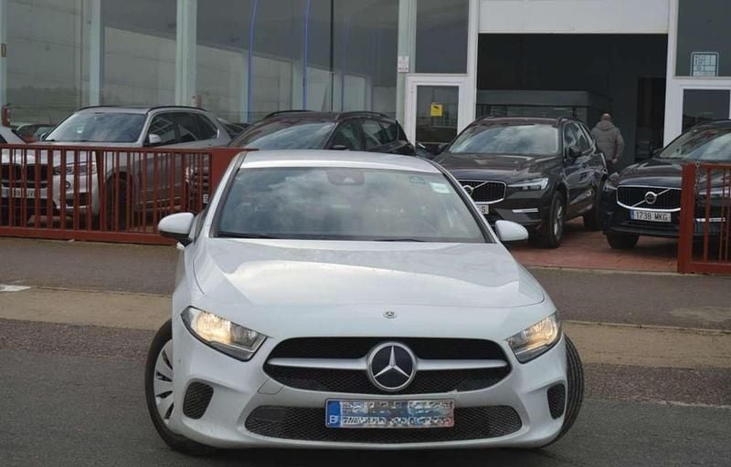 Usado Mercedes A180 136 CV (100 kW) 2021 Blanco Utilitario