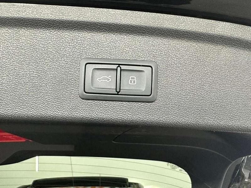 Usado Audi RS3 Sportback 400 CV (294 kW) 2022 Negro Utilitario