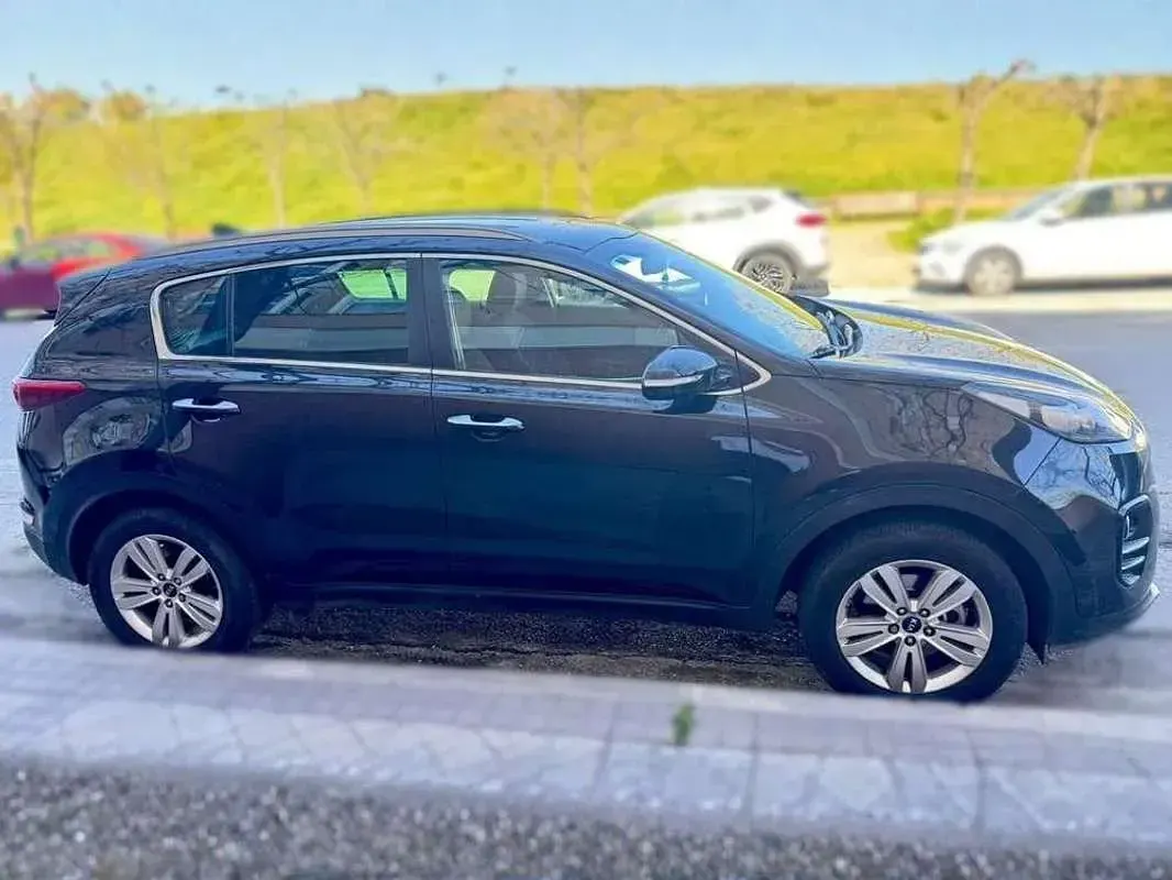 Usado Kia Sportage 135 CV (99 kW) 2017 Negro SUV