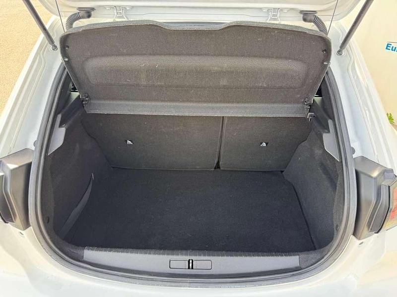 Usado Peugeot 208 Active 102 CV (75 kW) 2021 Blanco Utilitario