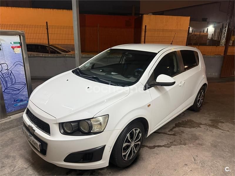 Usado Chevrolet Aveo LT 75 CV (55 kW) 2012 Blanco Berlina