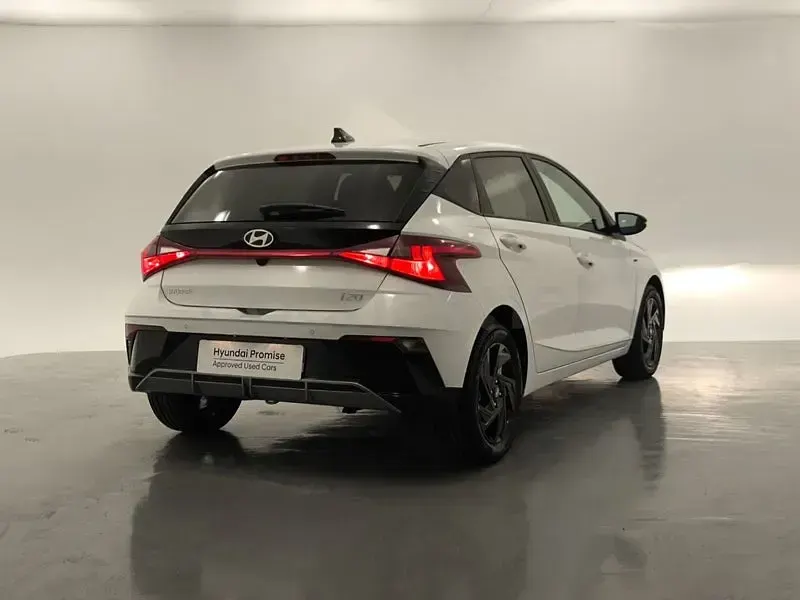 Nuevo Hyundai i20 Blackline 90 CV (66 kW) 2026 Blanco Utilitario