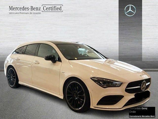 Usado Mercedes CLA200 Shooting Brake 163 CV (119 kW) 2022 Blanco Familiar