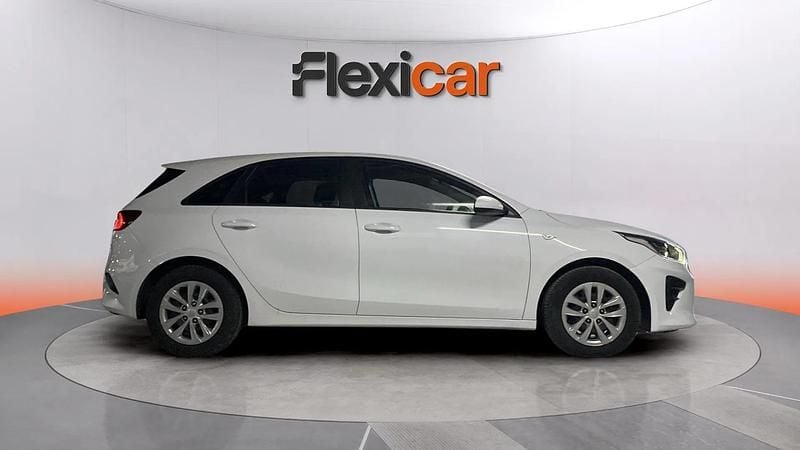 Käytetty Kia Ceed 120 HP (88 kW) 2020 Valkoinen Viistoperä