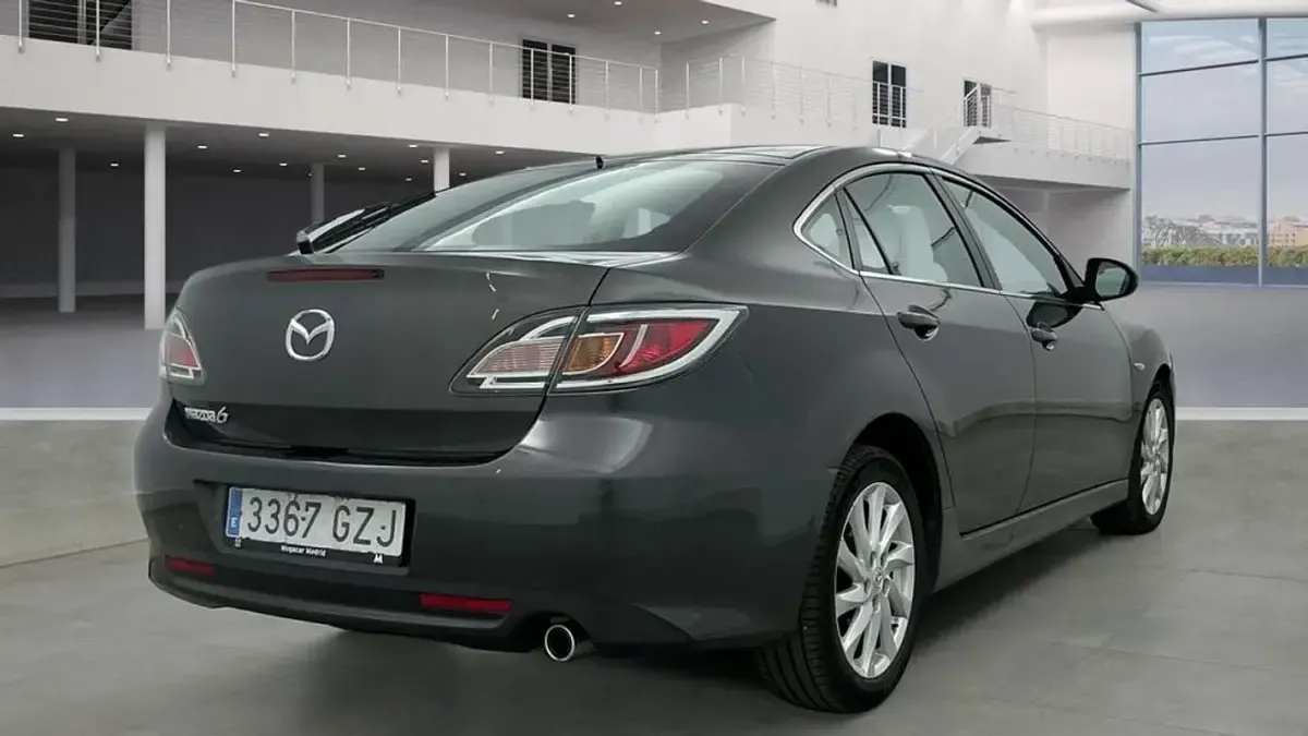 Usado Mazda 6 Active 129 CV (94 kW) 2010 Gris Berlina