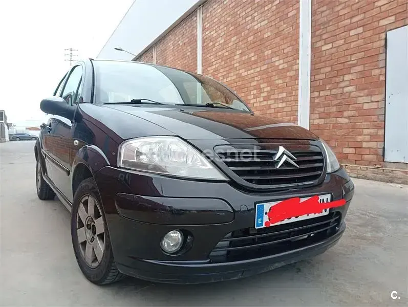 Usado Citroën C3 70 HP (51 kW) 2007 Preto Sedan