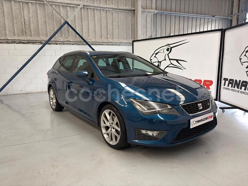 Usado Seat Leon FR 150 CV (110 kW) 2014 Azul Familiar