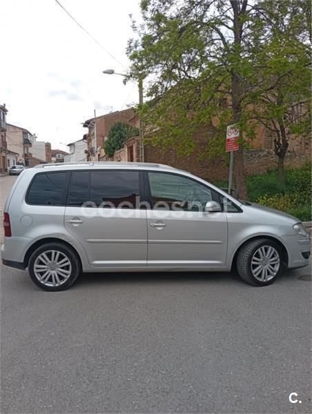 Gris / plata Usado 2007 VW Touran Monovolumen | 5500 € (Precio justo) - Imagen 1/4