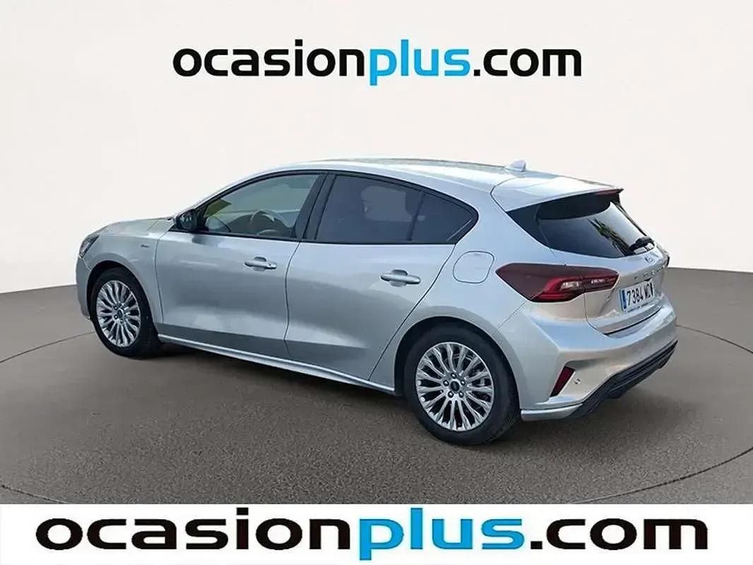 Usado Ford Focus ST-Line 125 CV (91 kW) 2023 Gris Utilitario
