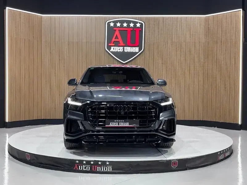 Usado Audi Q8 S-Line 286 CV (210 kW) 2019 Gris / plata SUV