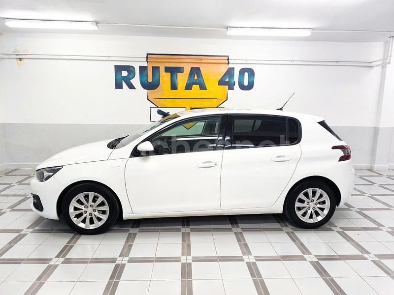 Usado Peugeot 308 Style 100 CV (73 kW) 2019 Blanco Berlina