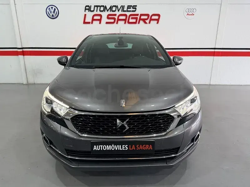 Usado DS Automobiles DS4 Design 120 CV (88 kW) 2016 Gris / plata Berlina