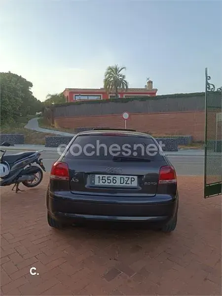 Usado Audi A3 Ambiente 140 CV (102 kW) 2006 Negro Utilitario