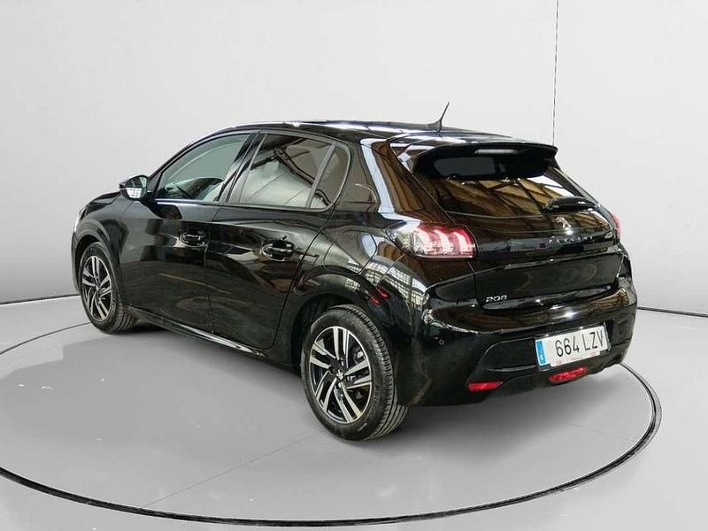 Usado Peugeot 208 Allure 102 CV (75 kW) 2022 Negro Utilitario