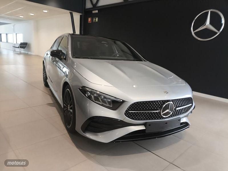 Nuevo Mercedes A200 163 CV (119 kW) 2026 Gris / plateado