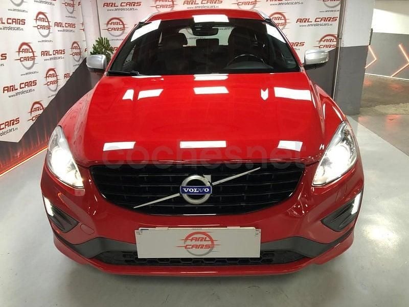 Usado Volvo XC60 R-Design Momentum 150 CV (110 kW) 2016 Rojo SUV