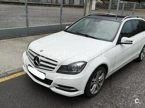 Usado Mercedes C300 Avantgarde 231 CV (169 kW) 2013 Blanco Familiar