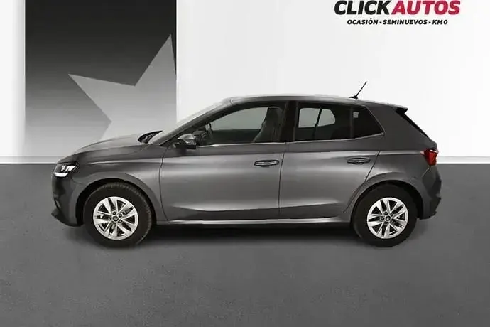 Usado Skoda Fabia Selection 115 CV (84 kW) 2025 Plata Utilitario
