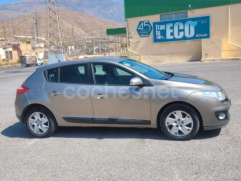 Usado Renault Mégane Business 110 CV (80 kW) 2012 Beige Berlina