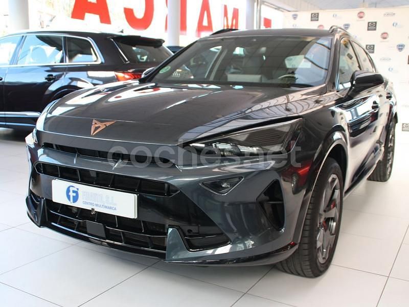 Usado Cupra Formentor 150 CV (110 kW) 2025 Gris / plata SUV