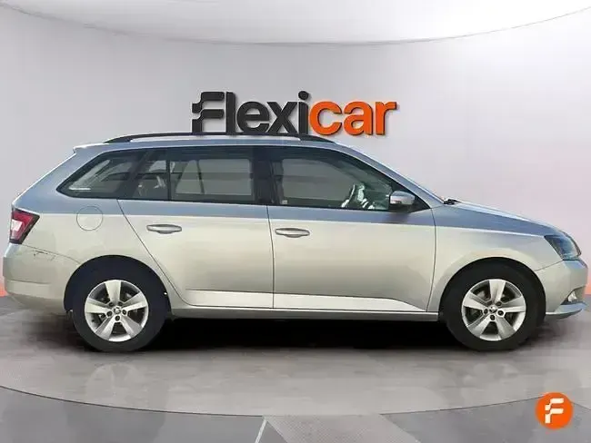 Usado Skoda Fabia Active 90 CV (66 kW) 2017 Gris Familiar
