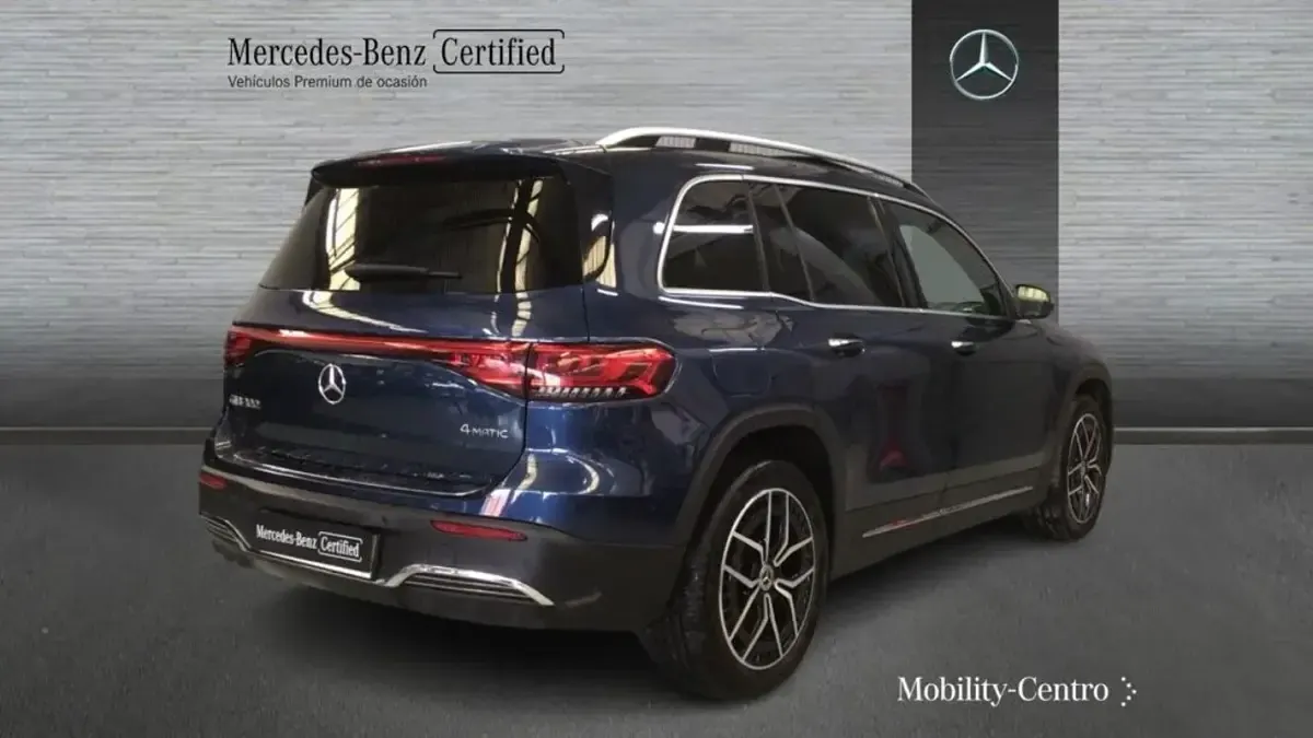 Usado Mercedes EQB300 AMG line 167 kW (228 CV) 2022 Denim blue  metallic paint SUV