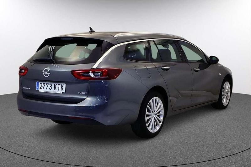 Usado Opel Insignia Innovation 166 CV (122 kW) 2019 Gris Familiar