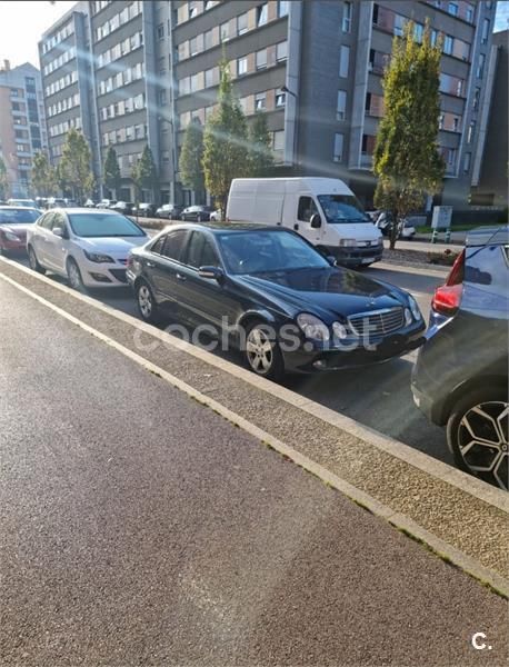 Negro Usado 2003 Mercedes E220 Elegance Berlina | 2800 € (Super precio) - Imagen 1/4