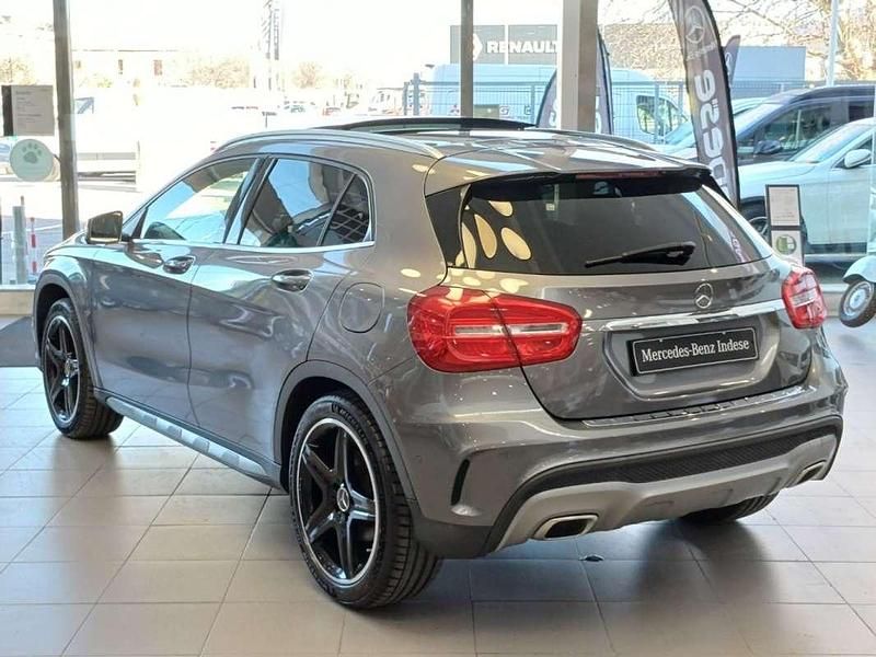 Usado Mercedes GLA220 AMG line 170 CV (125 kW) 2015 Gris SUV