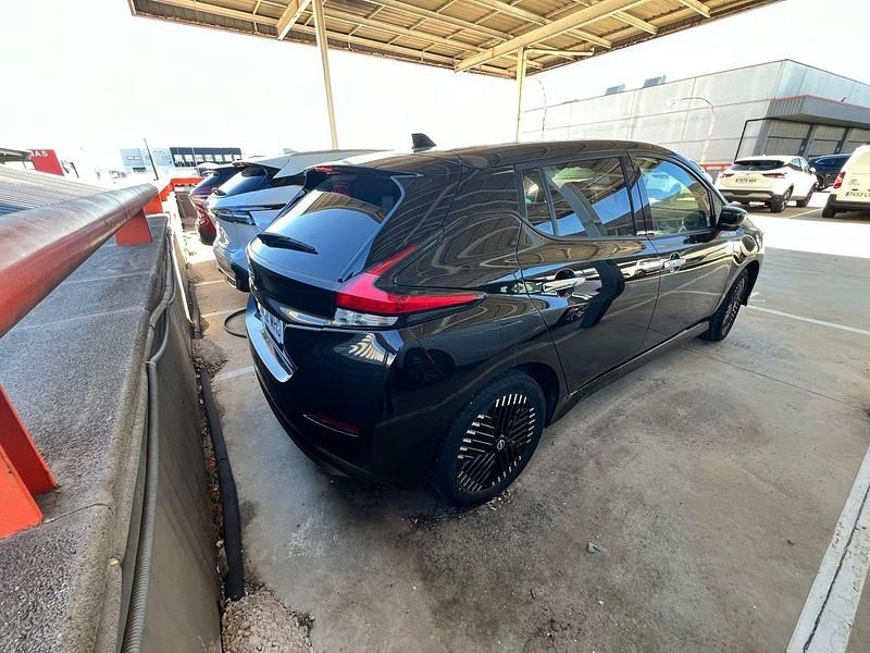 Usado Nissan Leaf N-Connecta 160 kW (218 CV) 2023 Negro Utilitario