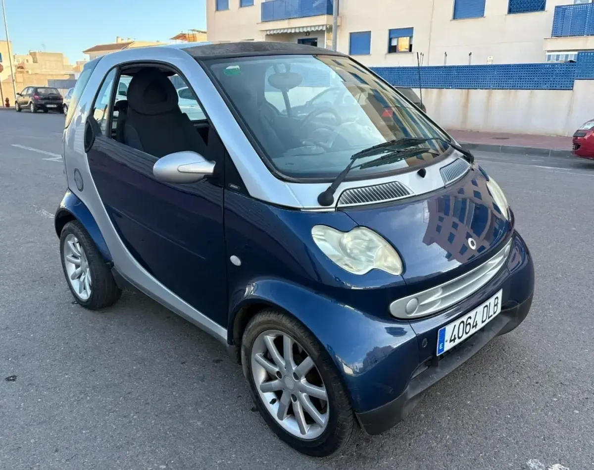 Usado Smart ForTwo Coupé 41 CV (30 kW) 2005 Azul Coupe