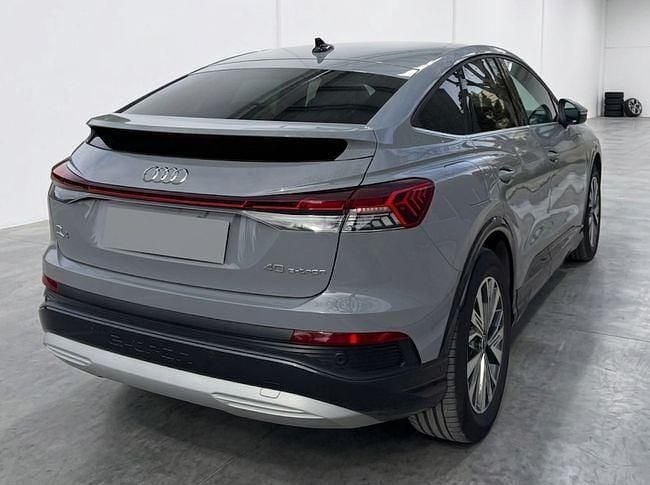 Usado Audi Q4 e-tron Advanced Plus 150 kW (204 CV) 2023 Gris SUV