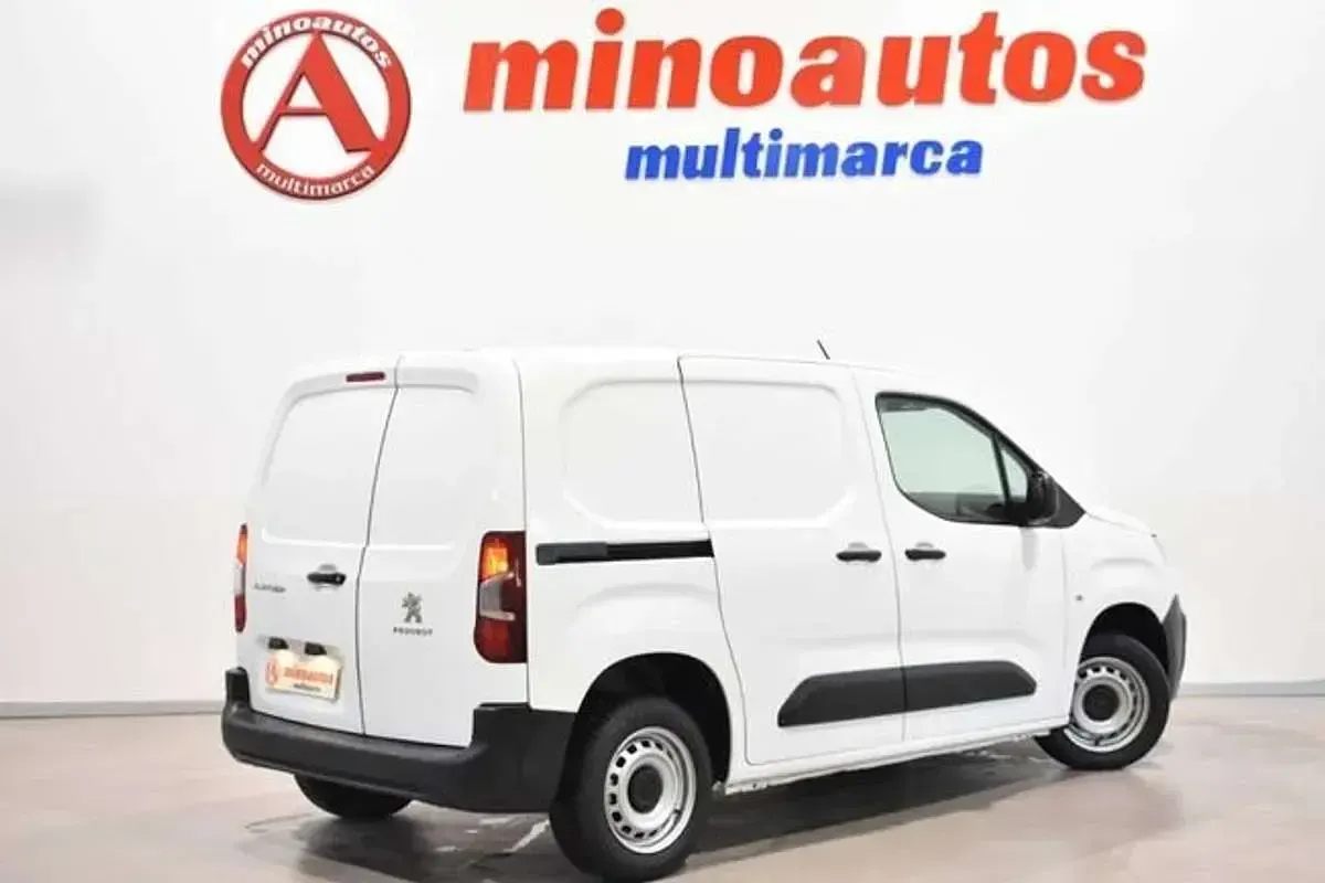Usado Citroën Berlingo 101 CV (74 kW) 2022 Blanco Monovolumen